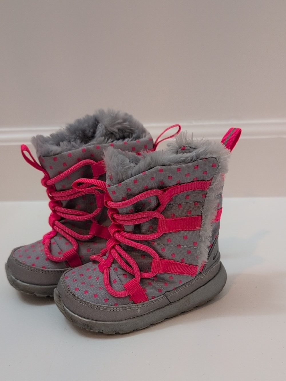 Nike Roshe Run Hi Sneakerboot Flash Grey and Pink Girls Slip On Boots Size 5C